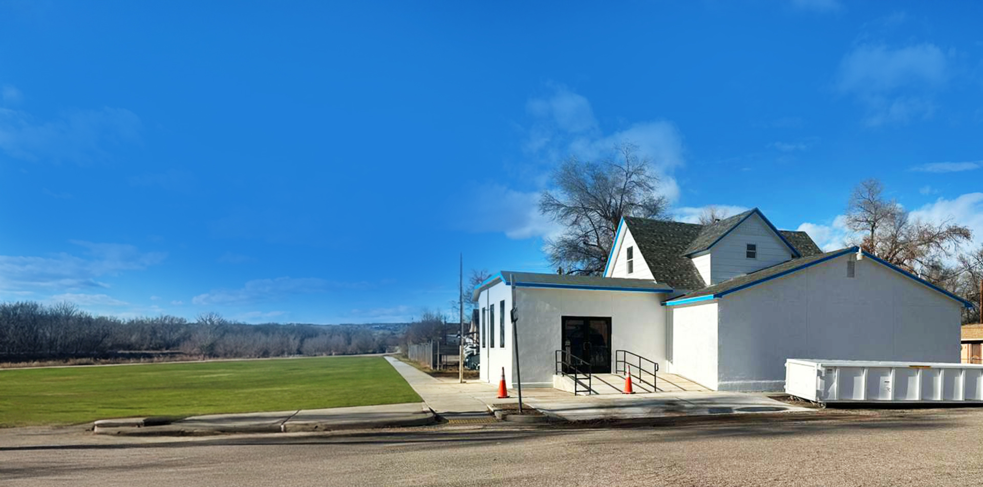 Contact Ark Valley Laundromat for professional laundry services